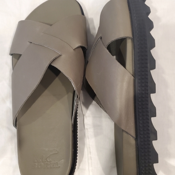 Sorel Roaming Criss Cross Sandals